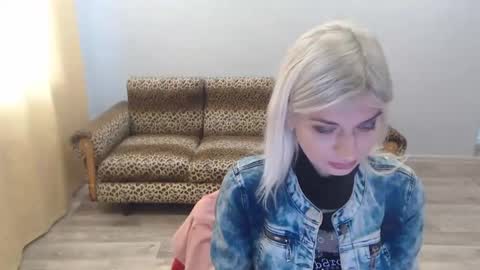 sexybeatriice online show from December 16, 7:04 am