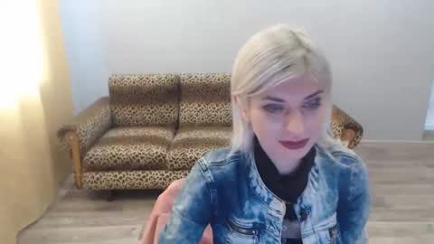 sexybeatriice online show from December 19, 7:18 am