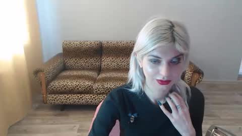 sexybeatriice online show from January 4, 7:13 am