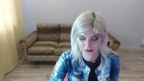 sexybeatriice online show from January 7, 10:22 am