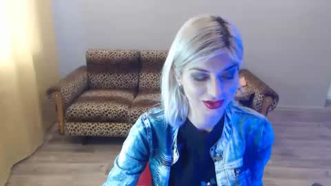 sexybeatriice online show from January 18, 7:17 am