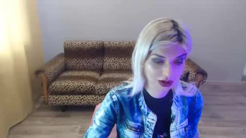 sexybeatriice online show from January 21, 7:15 am