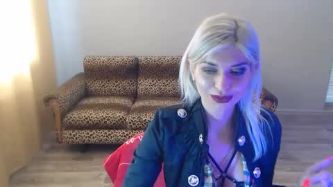 sexybeatriice online show from February 9, 7:16 am