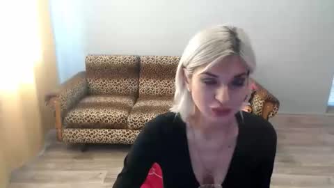 sexybeatriice online show from October 14, 6:36 am