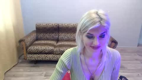 sexybeatriice online show from December 23, 7:17 am