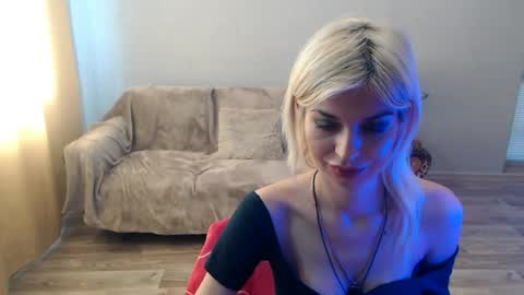 sexybeatriice online show from June 28, 6:19 am