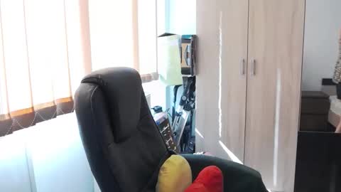 Snapshot of sexybeeaa chatting on June 9, 6:25 am SexyBea online show from June 9, 6:25 am