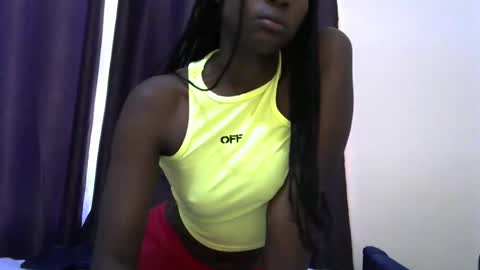 Snapshot of sexybilha483 chatting on October 11, 6:23 am Sexybilha483 online show from October 11, 6:23 am