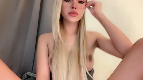 Seraphina Blaze online show from March 23, 10:30 am