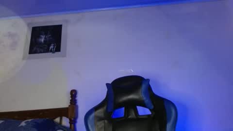 Snapshot of sexyboy_bigclit chatting on March 1, 2:41 pm Iker online show from March 1, 2:41 pm