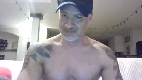 sexybrowneyedguy online show from February 14, 10:50 pm