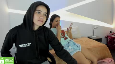 chanell and yina online show from December 14, 7:03 pm