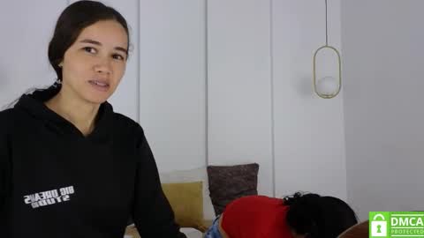 chanell and yina online show from November 30, 1:15 pm