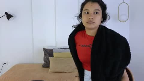 Snapshot of sexychanell_18 chatting on April 5, 1:30 pm chanell and yina online show from April 5, 1:30 pm