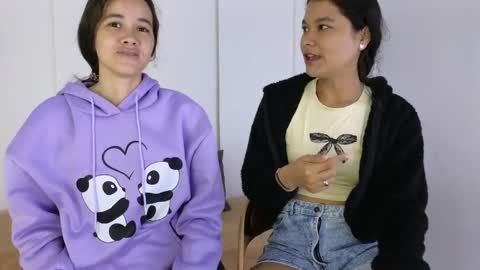 Snapshot of sexychanell_18 chatting on April 6, 1:23 pm chanell and yina online show from April 6, 1:23 pm