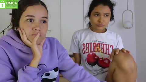 Snapshot of sexychanell_18 chatting on June 5, 1:50 pm chanell and yina online show from June 5, 1:50 pm