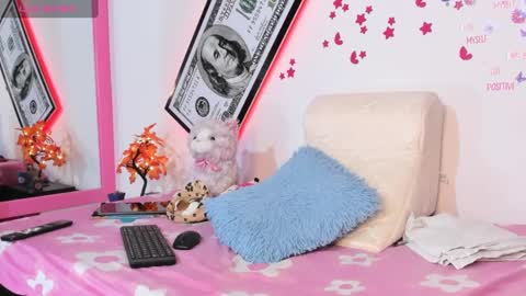 Snapshot of sexycharlottesamantha chatting on January 31, 5:30 am sexycharlottesamantha online show from January 31, 5:30 am