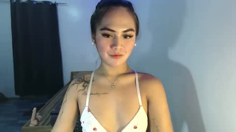 Snapshot of sexycheskax18 chatting on April 7, 6:52 pm pretty Cheska online show from April 7, 6:52 pm