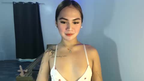 Snapshot of sexycheskax18 chatting on April 8, 8:47 am pretty Cheska online show from April 8, 8:47 am