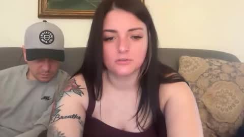 sexycouple41110 online show from March 4, 4:02 pm