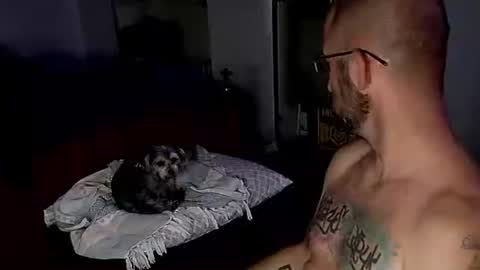 Snapshot of sexydaddy115851 chatting on November 18, 9:25 am Jasyn online show from November 18, 9:25 am