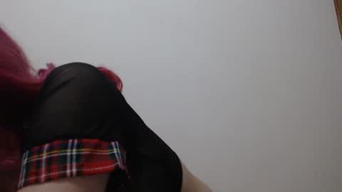 Snapshot of sexydemonangel chatting on February 25, 3:49 am sexydemonangel online show from February 25, 3:49 am