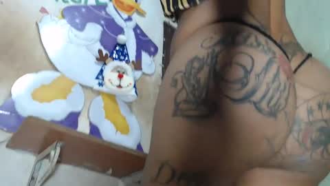 Snapshot of sexydevilrich chatting on December 28, 1:28 pm SEXYDEVILRICH online show from December 28, 1:28 pm
