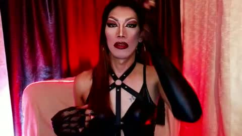 Devine online show from June 25, 2:11 am