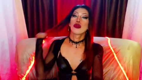 Devine online show from July 10, 8:33 pm