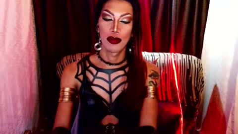 Devine online show from July 28, 9:47 pm