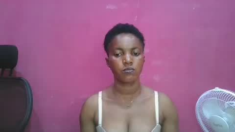 Snapshot of sexydoll32 chatting on March 17, 1:58 pm sexydoll32 online show from March 17, 1:58 pm