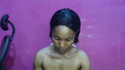 Snapshot of sexydoll32 chatting on March 22, 4:05 am sexydoll32 online show from March 22, 4:05 am