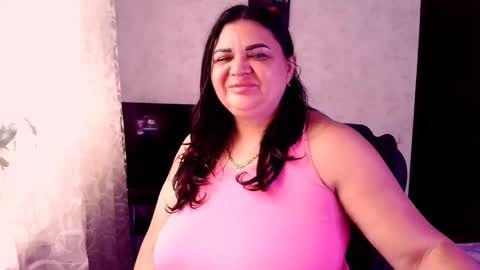 Snapshot of sexydollywoman chatting on November 28, 8:28 am sexydollywoman online show from November 28, 8:28 am