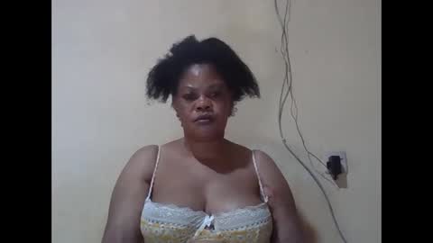 Snapshot of sexydove2 chatting on April 6, 1:36 am EMILY online show from April 6, 1:36 am