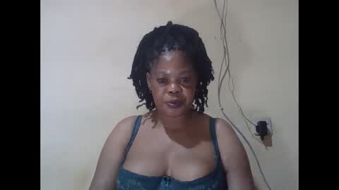 Snapshot of sexydove2 chatting on April 7, 1:50 am EMILY online show from April 7, 1:50 am