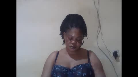 Snapshot of sexydove2 chatting on April 18, 2:37 am EMILY online show from April 18, 2:37 am