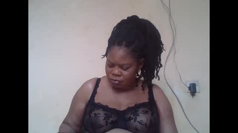 Snapshot of sexydove2 chatting on April 22, 7:33 am EMILY online show from April 22, 7:33 am