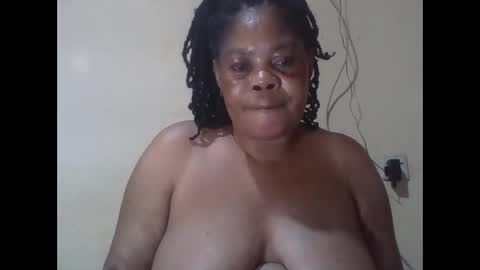 Snapshot of sexydove2 chatting on April 26, 7:00 pm EMILY online show from April 26, 7:00 pm