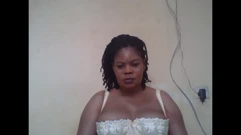 Snapshot of sexydove2 chatting on April 27, 7:06 am EMILY online show from April 27, 7:06 am