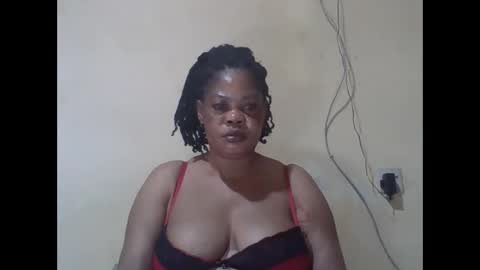 Snapshot of sexydove2 chatting on April 29, 2:59 am EMILY online show from April 29, 2:59 am