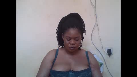 Snapshot of sexydove2 chatting on May 5, 6:43 am EMILY online show from May 5, 6:43 am