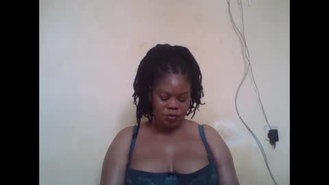 Snapshot of sexydove2 chatting on May 16, 6:43 am EMILY online show from May 16, 6:43 am