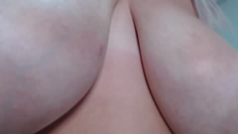 Snapshot of sexyelsexy1 chatting on January 7, 9:40 am Emma online show from January 7, 9:40 am