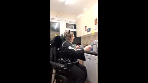 Wouldntyouliketoknow online show from December 22, 6:49 pm