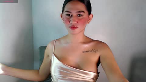 gigi online show from November 14, 2:43 am