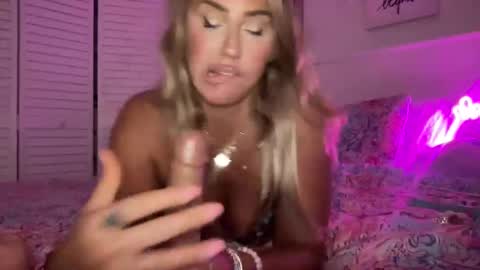 Snapshot of sexygoodvibebabe69 chatting on September 21, 5:31 am Ashley Love online show from September 21, 5:31 am