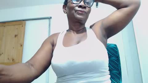 sexyhanny4u online show from December 2, 5:13 am