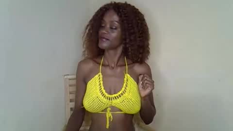 Snapshot of sexyhollymontana1111 chatting on April 18, 4:49 am SexyHollyMontana1111 online show from April 18, 4:49 am