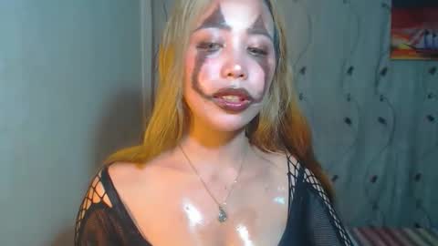 Snapshot of sexyhotbojean chatting on October 31, 7:48 pm jeanken and jelian online show from October 31, 7:48 pm