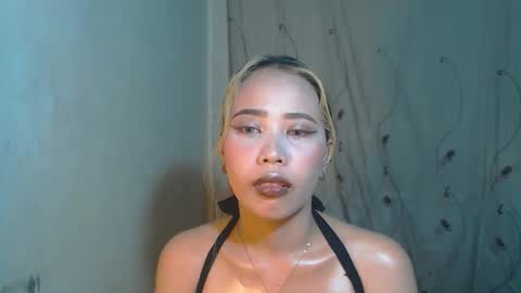 Snapshot of sexyhotbojean chatting on November 2, 7:38 pm jeanken and jelian online show from November 2, 7:38 pm